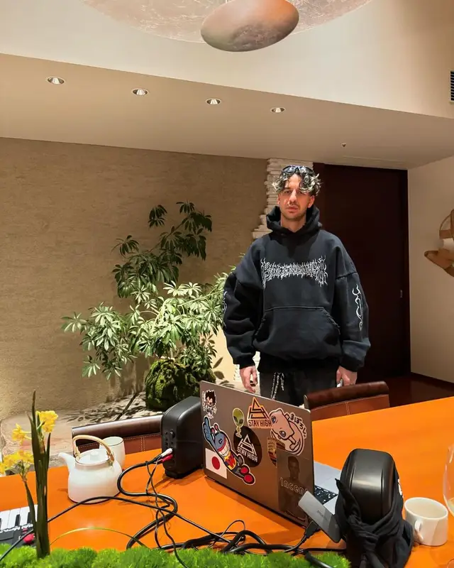 Ufo361 outfit in Balenciaga, 2024