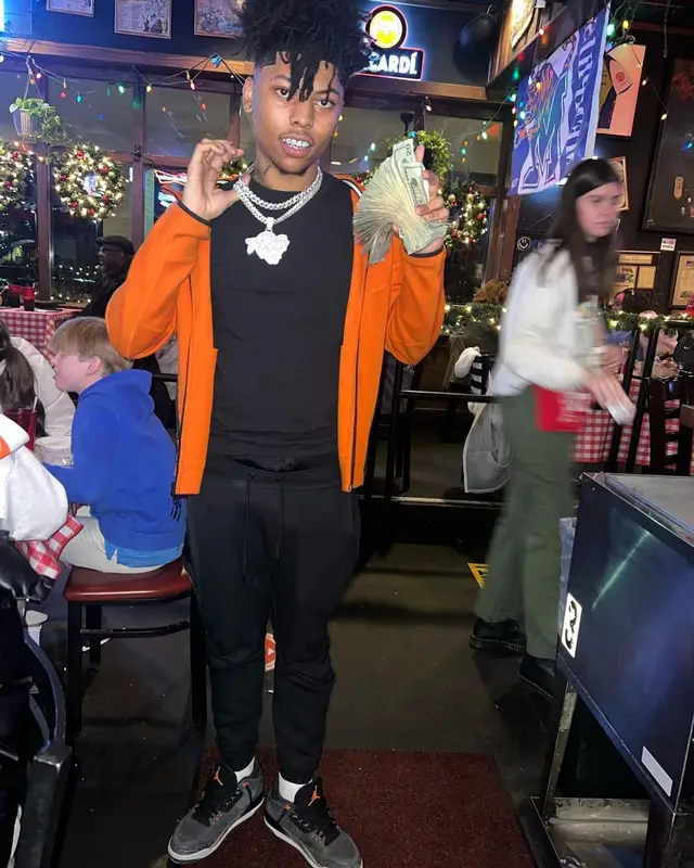 Hopout Shawn outfit in Nike and Jordan, 2023