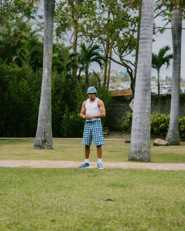 Myke Towers outfit in Nike and Supreme, 2024