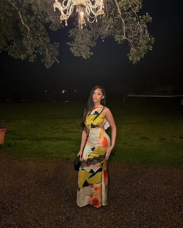 Jodie Woods outfit in Bottega Veneta and SonAmie, 2024