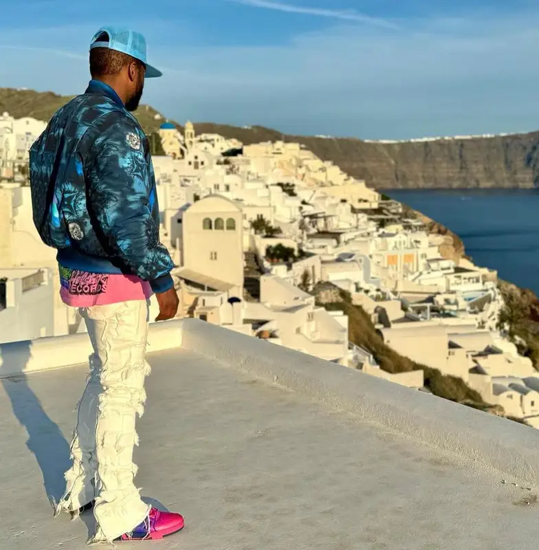Floyd Mayweather outfit in Louis Vuitton, Hellstar, and Guapi, 2024