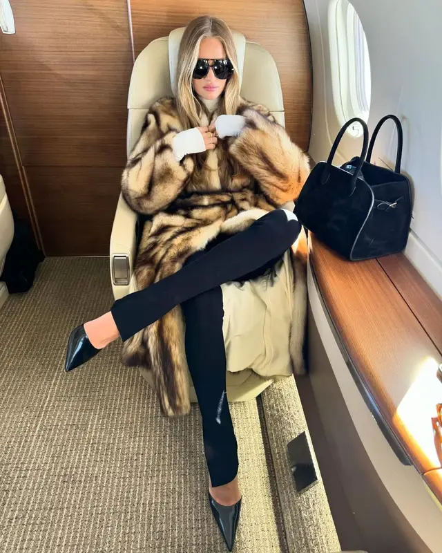 Rosie Huntington-Whiteley outfit in The Row, Bottega Veneta, and Loewe, 2024