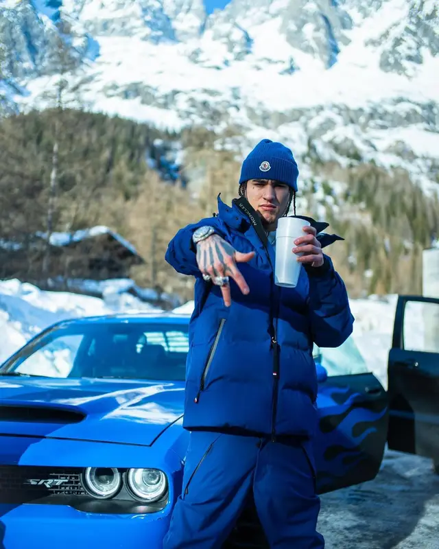 Rondodasosa outfit in Moon Boot and Moncler, 2024