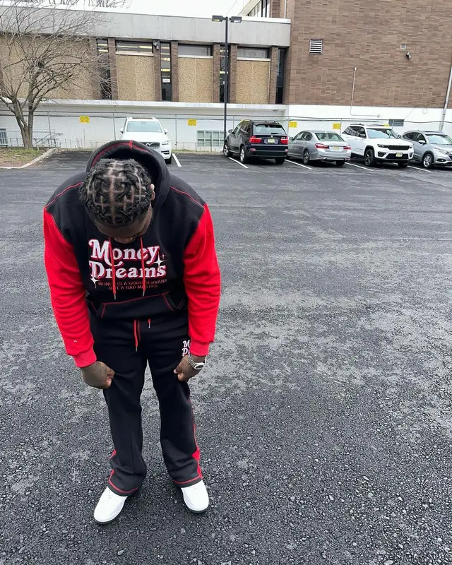 Fat Boy outfit in Money Dreams and Nike, 2024