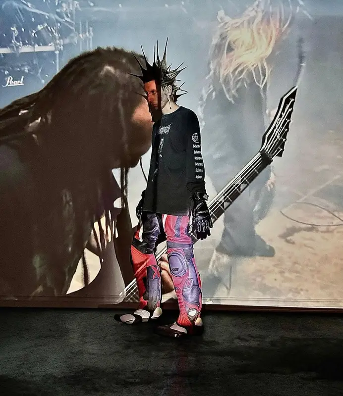 Burberry Erry outfit in Balenciaga, 2024