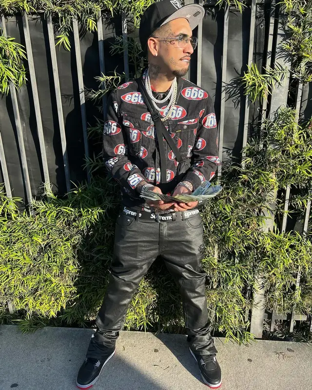 Fenix Flexin outfit in Supreme, Jordan, and New Era, 2024
