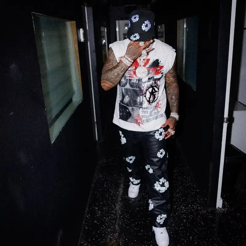 Moneybagg Yo outfit in Levi’s, New Era, and Denim Tears, 2024