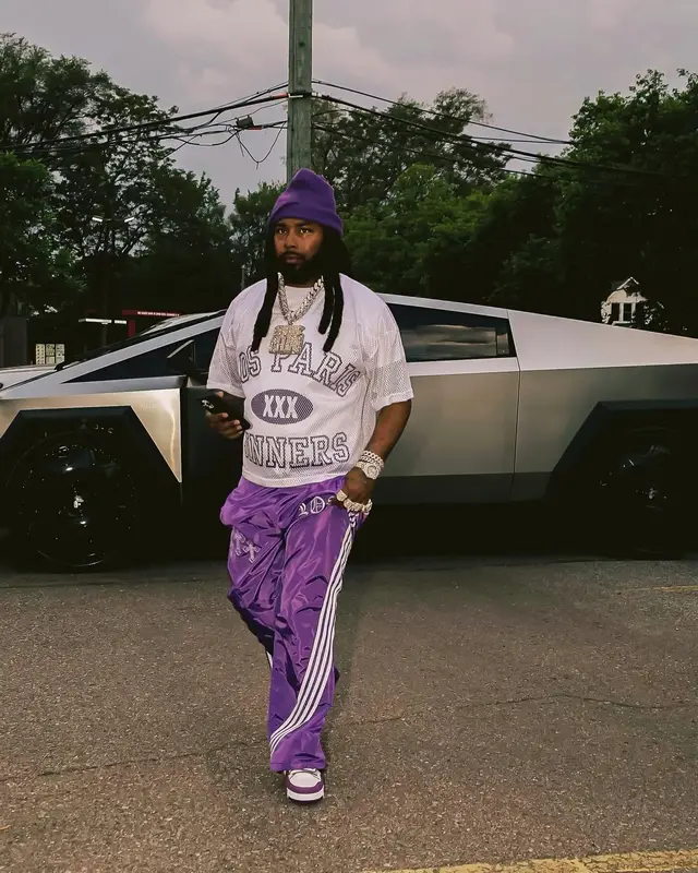 Icewear Vezzo outfit in Life Of Sin and Louis Vuitton, 2024