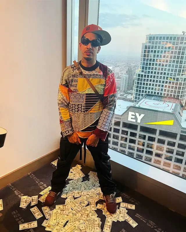 Fenix Flexin outfit in Balenciaga, Supreme, and New Era, 2024