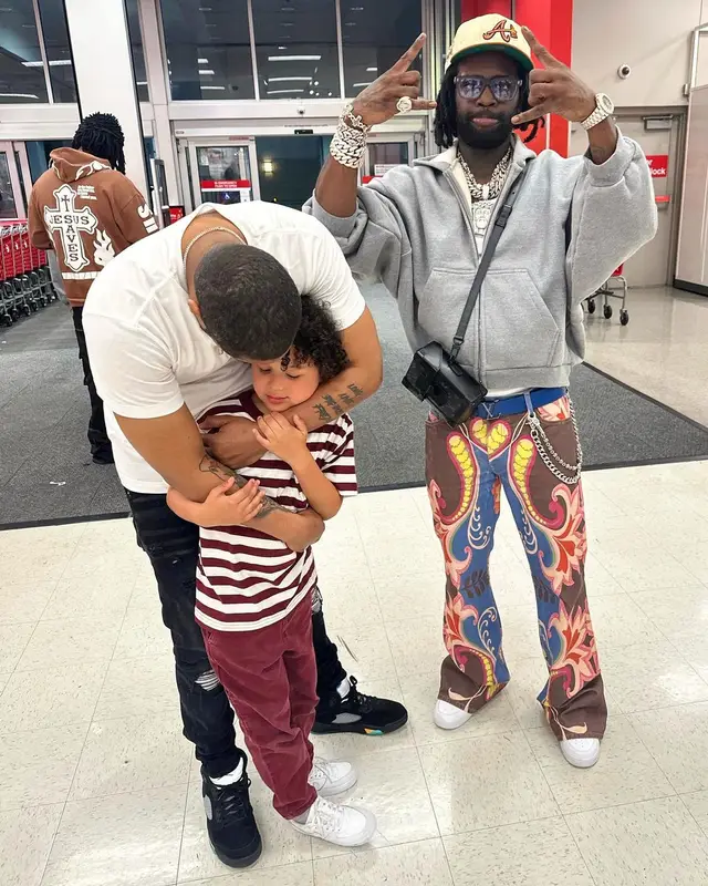 Chief Keef outfit in Nike, Louis Vuitton, and New Era, 2024