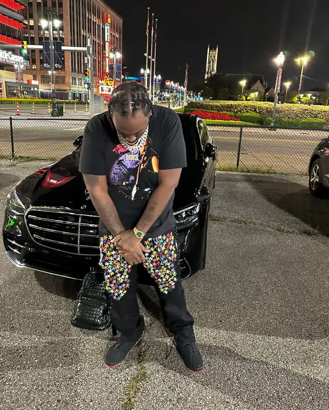 Peezy outfit in Pale, Jordan, and Bottega Veneta, 2024