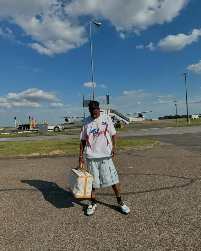 Travis Scott outfit in Nike, Vetements, and Travis Scott Merch, 2024