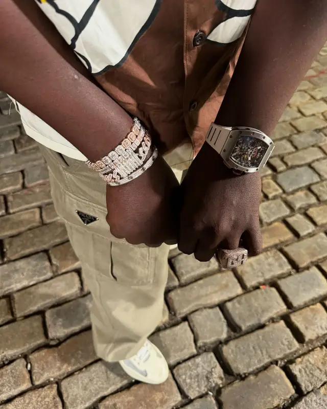 G4 Boyz Buggy outfit in Prada, 2024