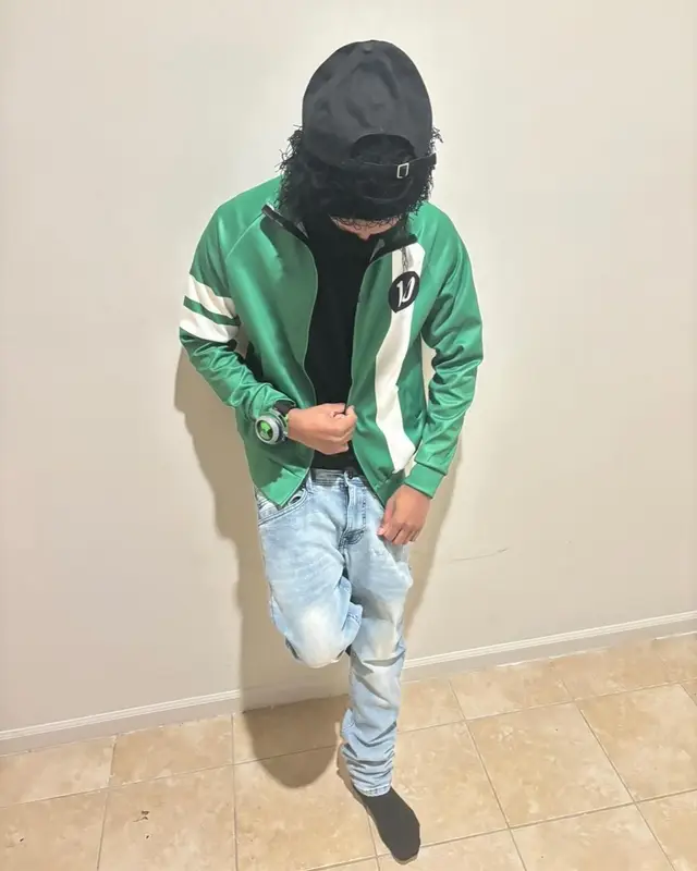 Yuno Miles outfit in Amazon, Levi’s, and Greedy Unit, 2024