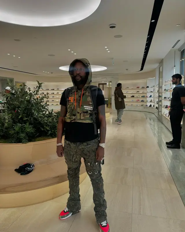 Popcaan outfit in Guapi, 2024