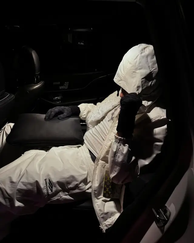 Summrs outfit in Louis Vuitton and Balenciaga, 2024