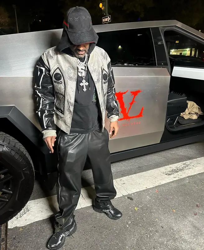 Jim Jones outfit in Who Decides War, Asics, and Gucci, 2024
