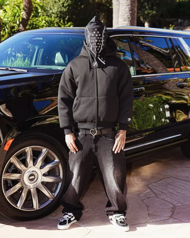 NLE Choppa outfit in Carne Bollente, Supreme, and The North Face, 2025