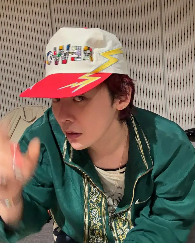 G-Dragon outfit in Maison Mihara Yasuhiro and Chanel, 2024
