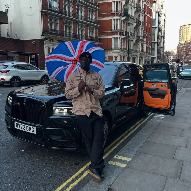 G4 Boyz Buggy outfit in Prada and Amazon, 2025