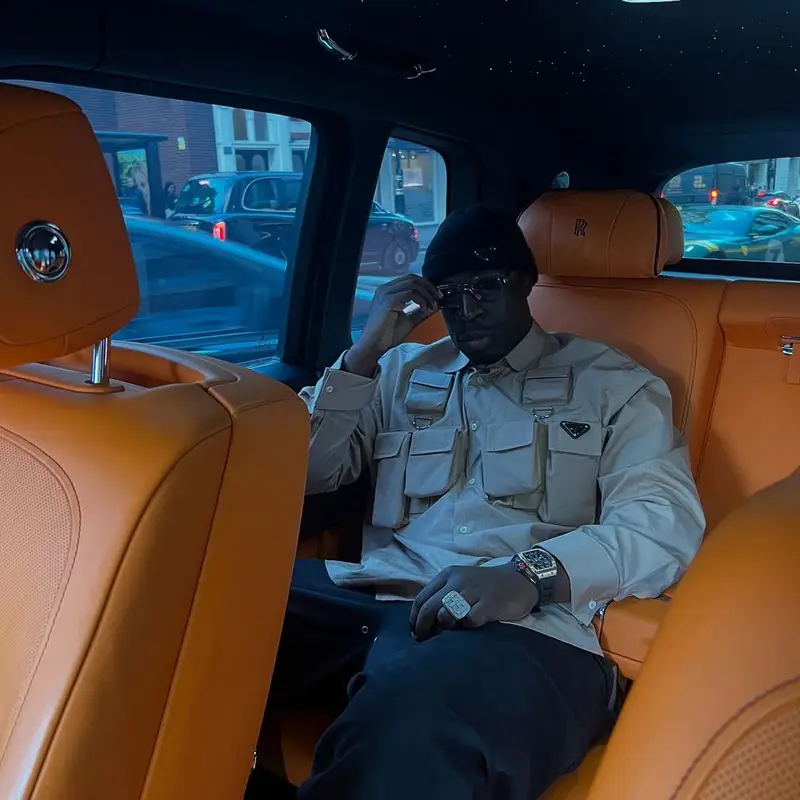 G4 Boyz Buggy outfit in Prada and Amazon, 2025
