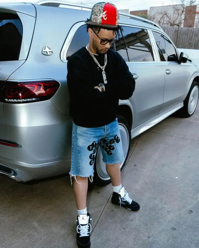 Veeze outfit in Jordan, New Era, and Chase B Merch, 2025