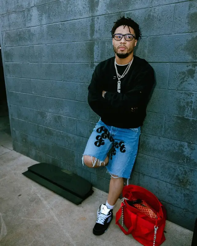 Veeze outfit in Jordan, New Era, and Chase B Merch, 2025