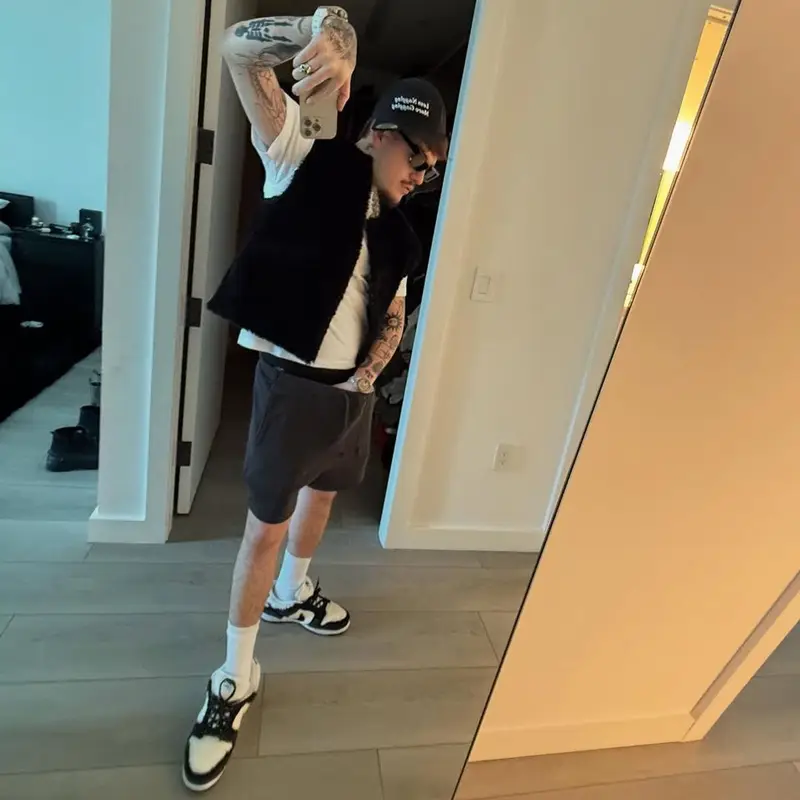 Yeat outfit in Nike, Prada, and Amazon, 2025