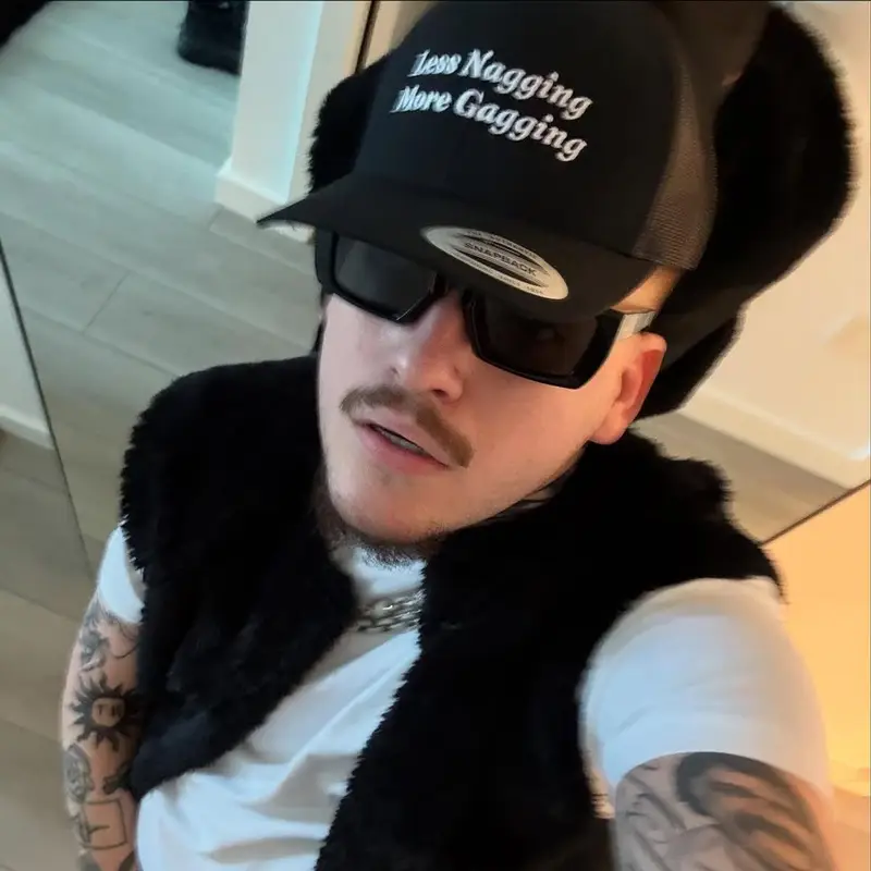 Yeat outfit in Nike, Prada, and Amazon, 2025