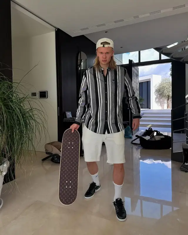 Erling Haaland outfit in Supreme, Nike, and Louis Vuitton, 2025