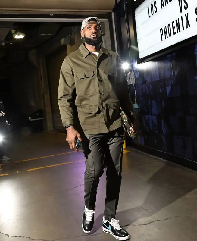LeBron James outfit in Ghiaia, Nike, and Louis Vuitton, 2025