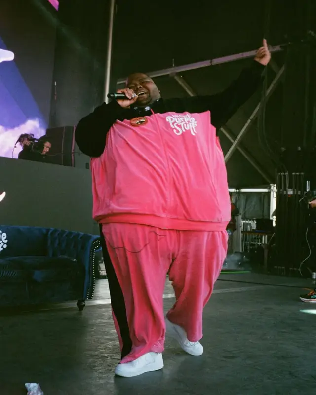 Dave Blunts outfit in Dave Blunts Merch and Nike, 2025