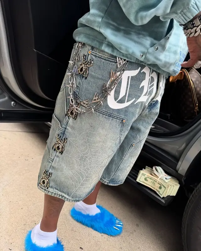 Finesse2tymes outfit in Gunzinii, Thrt Denim, and Bravest Studios, 2025