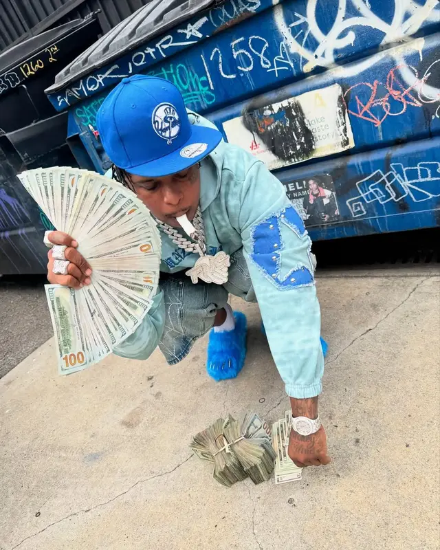 Finesse2tymes outfit in Gunzinii, Thrt Denim, and Bravest Studios, 2025