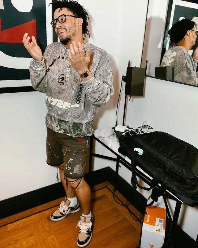 Veeze outfit in Paly, Nike, and Travis Scott Merch, 2025