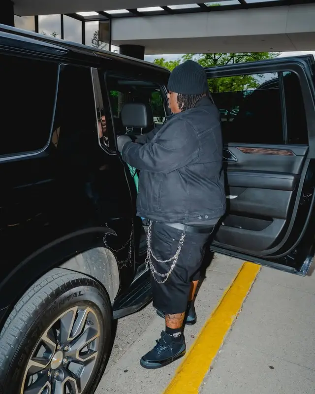 BigXthaPlug outfit in Levi’s, Jordan, and Supreme, 2025