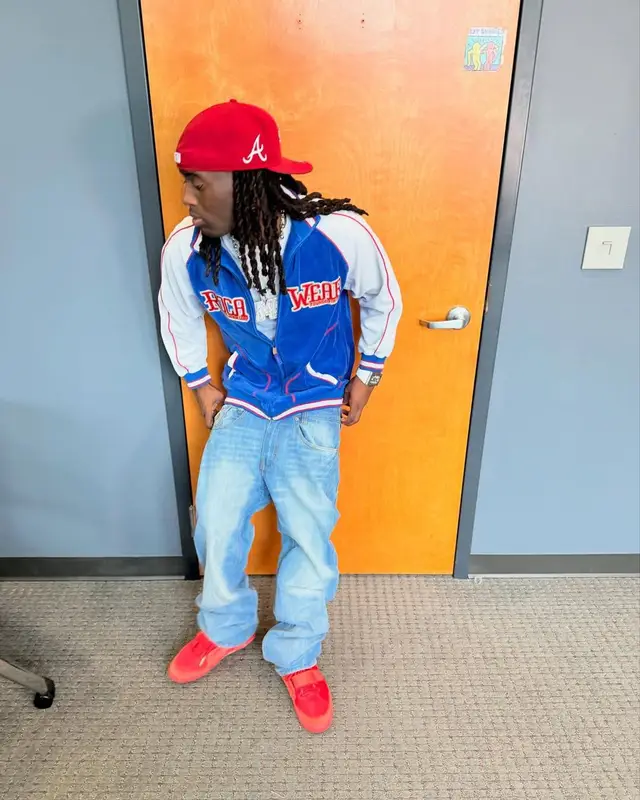 Kai Cenat outfit in Supreme, New Era, and MLB, 2025