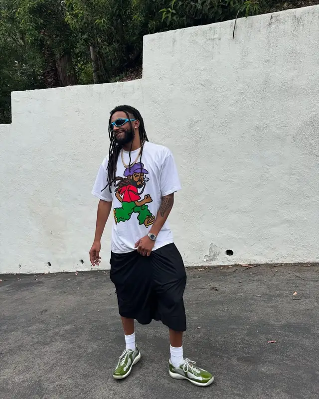 Amine outfit in Amine Merch, Prada, and Oakley, 2025