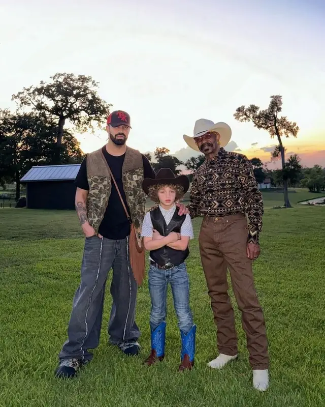 Drake outfit in Carhartt, Vintage, and MLB, 2025