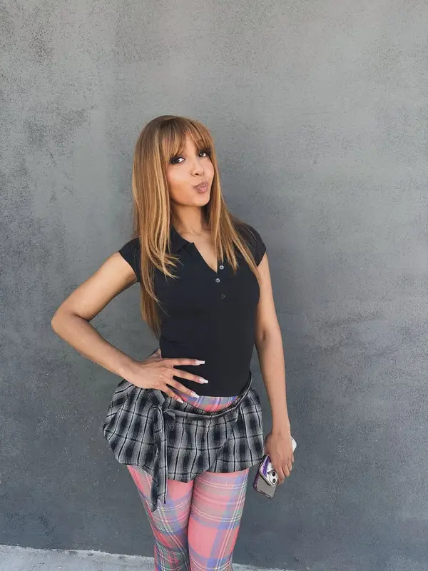 PinkPantheress outfit in Tank Air Studio, Blondita, and Balenciaga, 2025