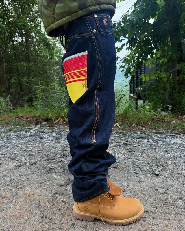 Kai Cenat outfit in Vintage, Louis Vuitton, and New Era, 2025