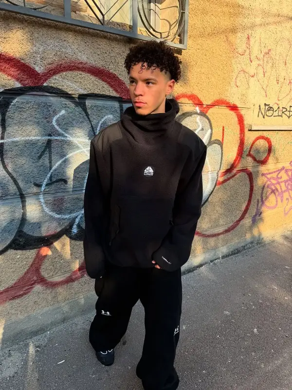 Lil Mosey outfit in Supreme, Balenciaga, and Nike, 2025