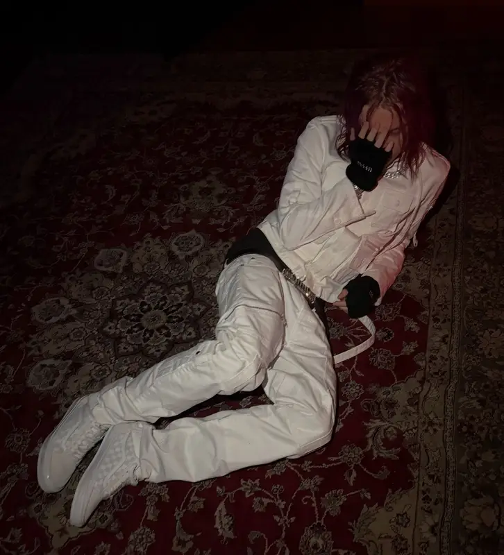 Nettspend outfit in Dior, Vans, and Dsquared2, 2026