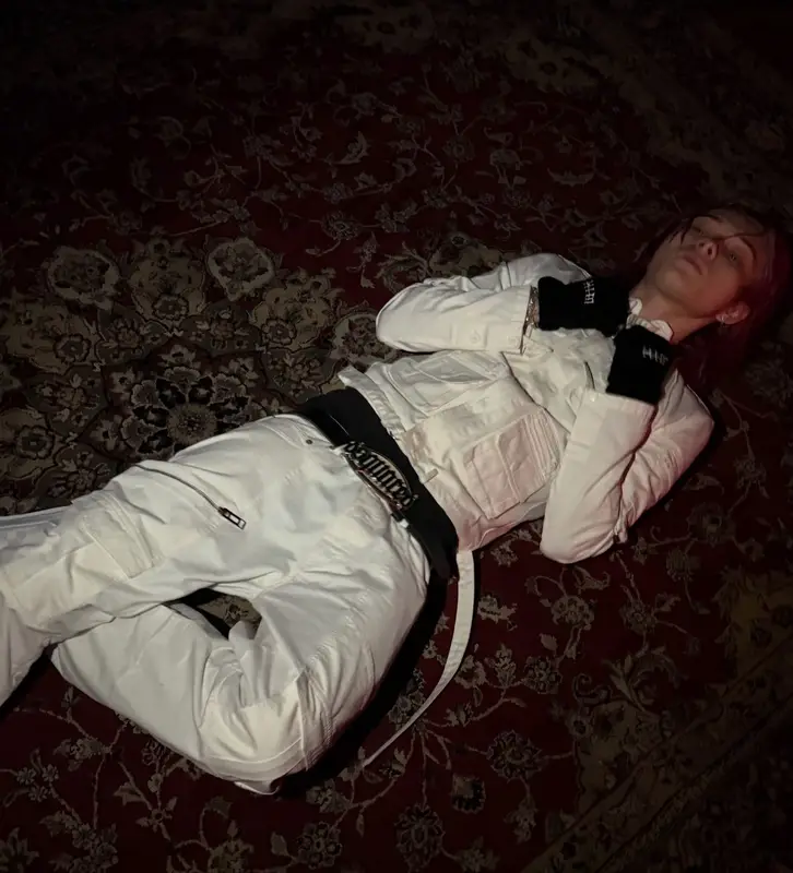 Nettspend outfit in Dior, Vans, and Dsquared2, 2026