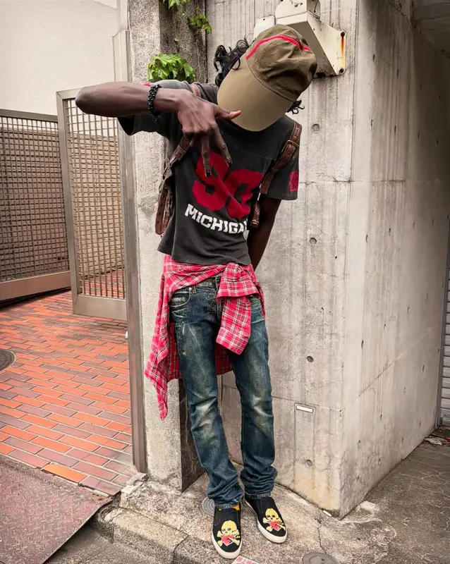 Pz' outfit in Vintage, Dior, and Prada, 2026