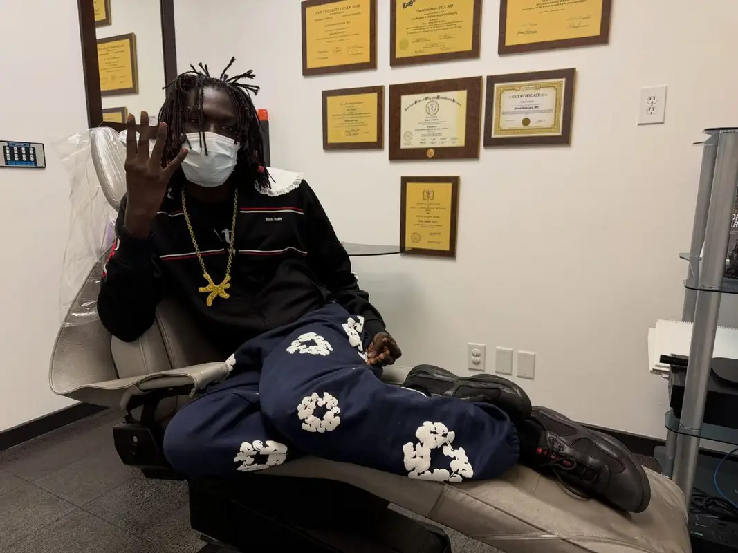 Pz' outfit in Miu Miu, Denim Tears, and Prada, 2026