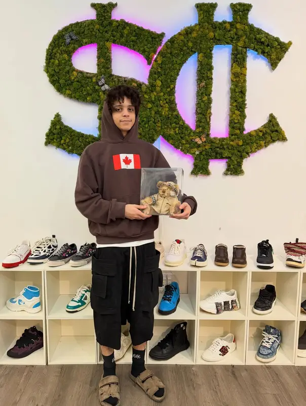 Xaviersobased outfit in Burberry, Rick Owens, and Hermes, 2026