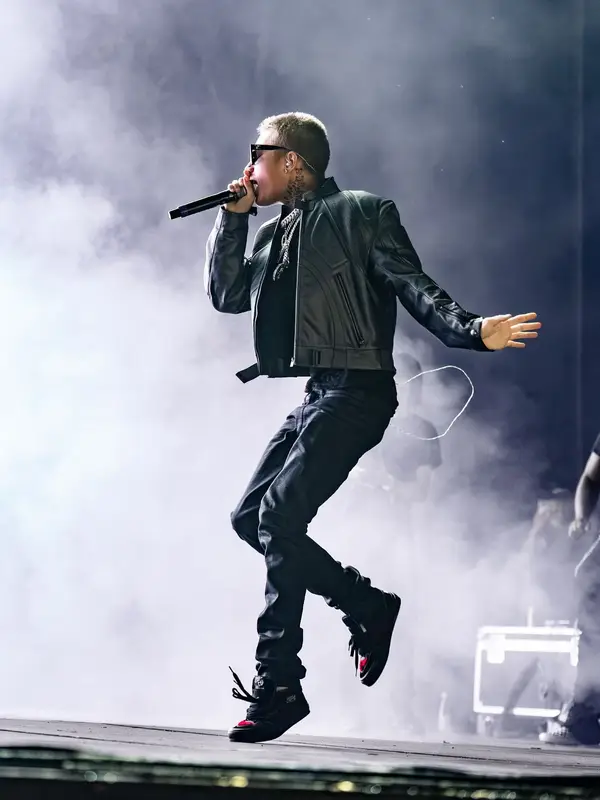 Nettspend outfit in Gucci, Vans, and Celine, 2026