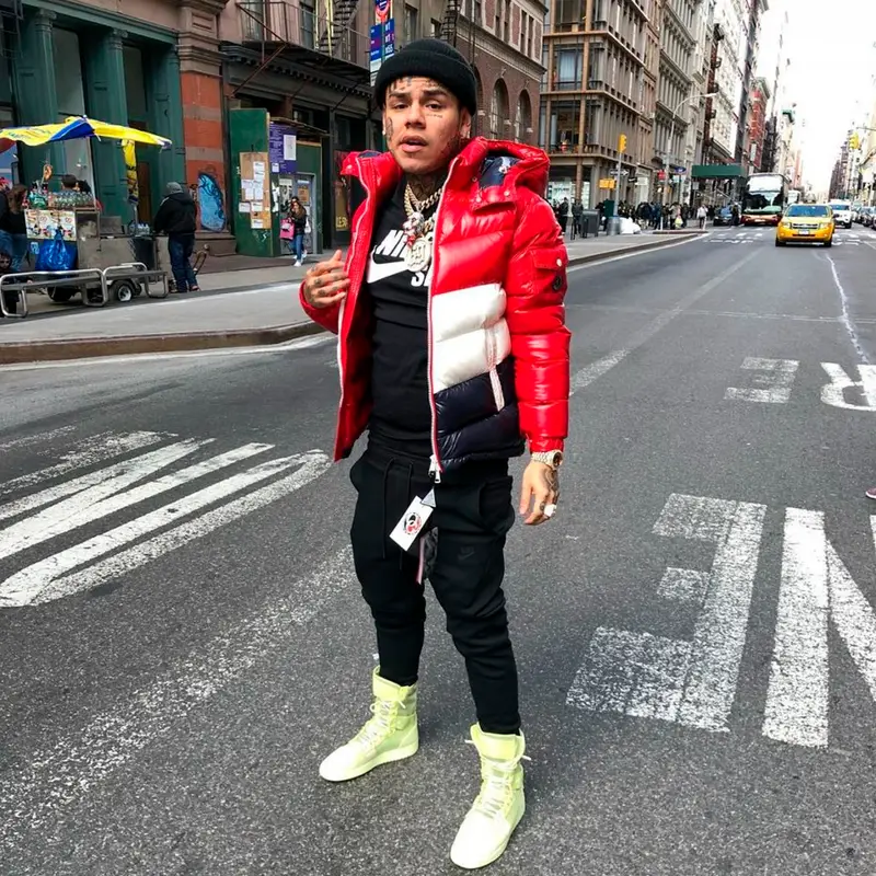6ix9ine outfit in Moncler and Nike, 2018