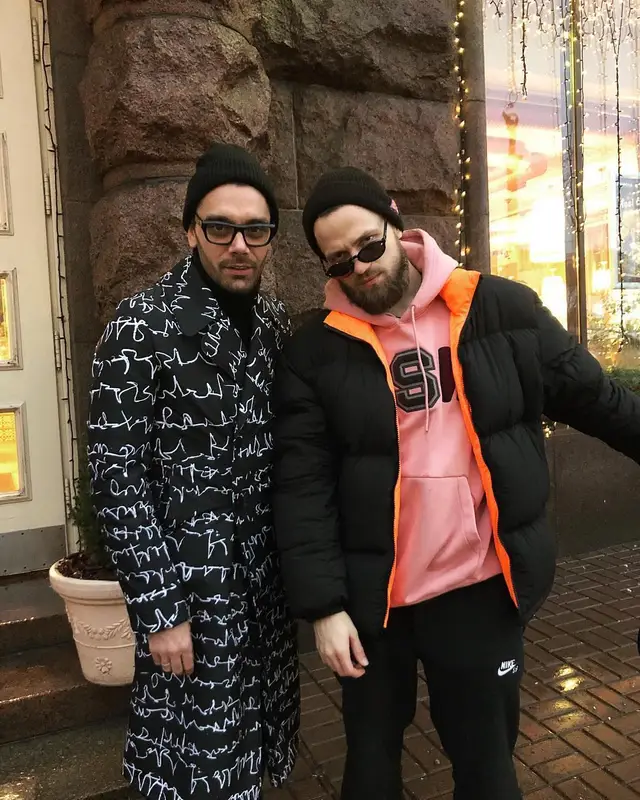 ЛСП outfit in Nike and Versace, 2019